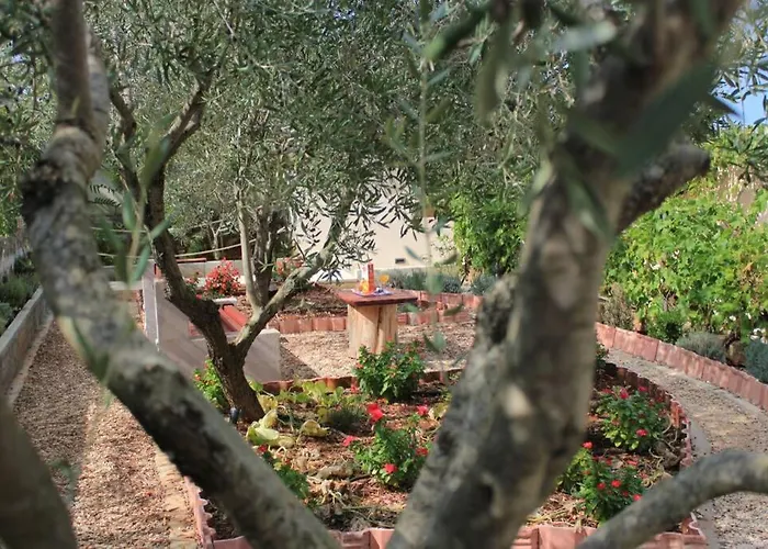 Orhideja شقة Lukoran