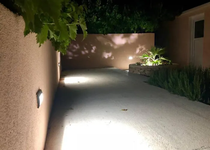 شقة Orhideja Lukoran