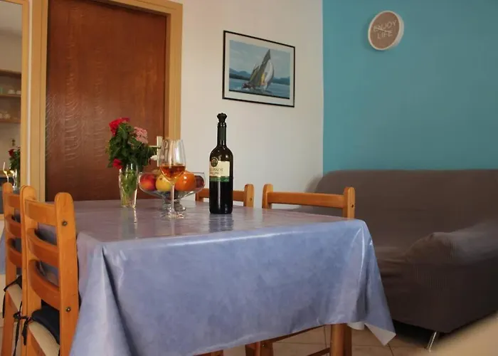 Orhideja شقة Lukoran