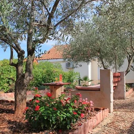 Orhideja Appartement *